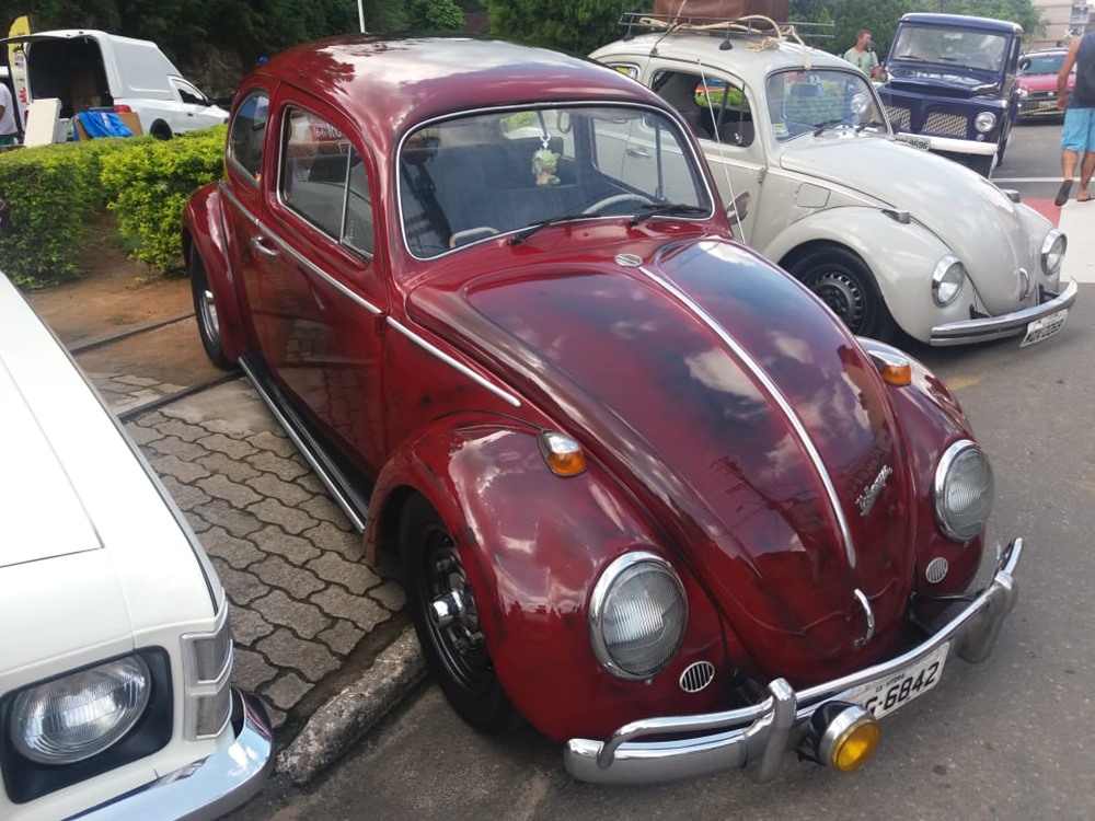 Carros antigos de colecionadores movimentam Marechal Floriano 3