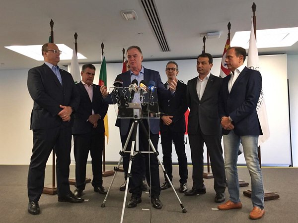 Casagrande participa de reunião com governadores do Sul e Sudeste