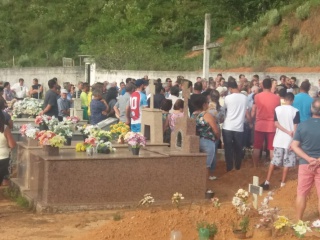 Mais de 200 pessoas no sepultamento do vereador de Marechal Floriano 2