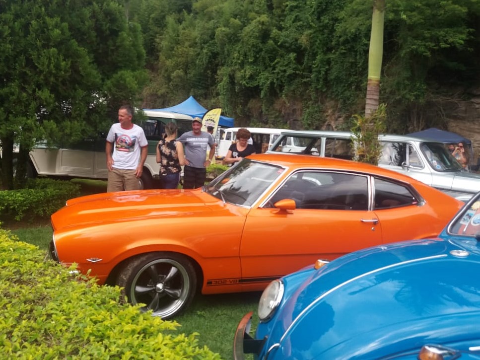 Mais de 40 carros antigos estacionaram hoje em Marechal Floriano 02