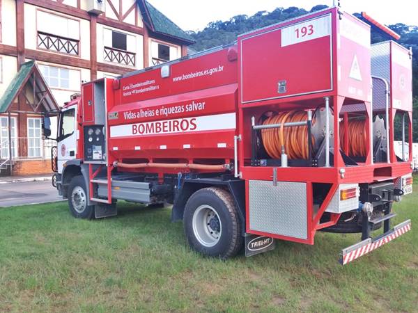 Caminhao para controle de incêndio retorna aos bombeiros de Venda Nova do Imigrante 02