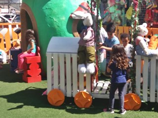 Pequenos escolares visitam o projeto Páscoa Mágica em Marechal Floriano