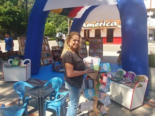 Tenda Cultural atrai crianças e adultos com livros para a Pracinha em Marechal Floriano 3