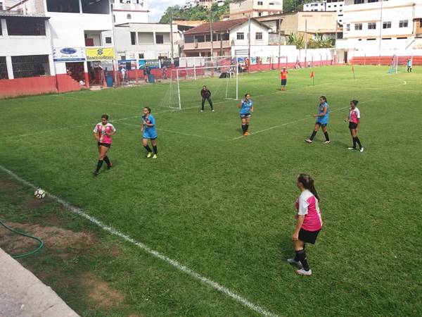 Time feminino do America de Marechal sai na frente em competicao 02