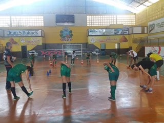 Estudantes de Marechal Floriano treinam para enfrentar no futsal os meninos da Grande Vitória