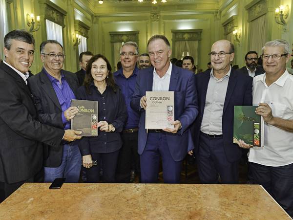 Incaper lanca livro tecnico sobre experiencias na produção do cafe conilon 02