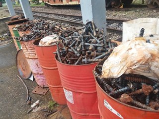 Parafusos e ainda muitos dormentes para sair de Marechal Floriano