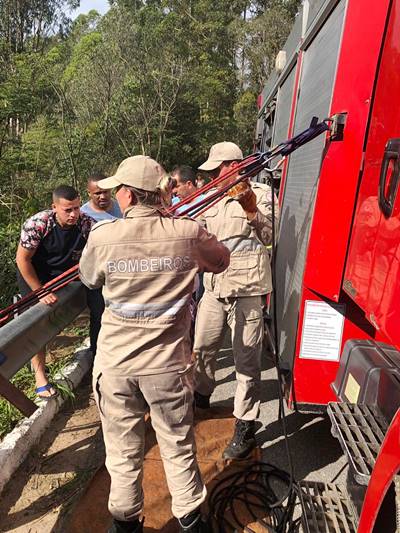 Casal se acidenta em motocicleta na Rodovia BR262 em Marechal Floriano no inicio da tarde de hoje 09 02