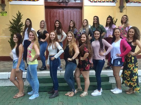 Escolha das rainhas e princesas e show de talentos abrem Italemanha em Marechal Floriano 2