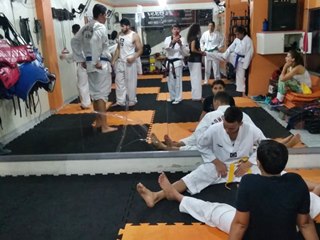 Lutadores de taekwondo de Marechal Floriano treinam forte para competi&ccedil;&atilde;o estadual