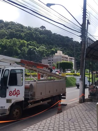 Pequeno inc&ecirc;ndio em um poste de energia el&eacute;trica provoca desligamento geral em Marechal Floriano