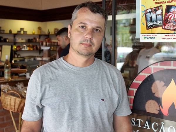 Poeira buracos e lama revoltam e causam prejuizos em Marechal Floriano 04