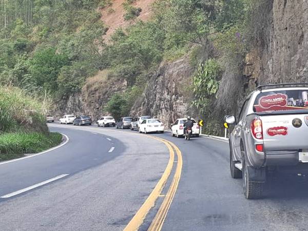 Retorno pela BR262 a Grande Vitoria apos feriadao 02