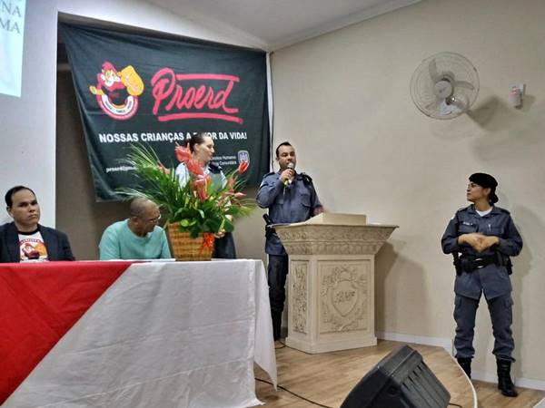 Trabalho contra o uso de drogas da Policia Militar e prestigiado por moradores de Marechal Floriano 03