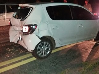 Árvore cai na BR 262 em Marechal Floriano e provoca acidente 2