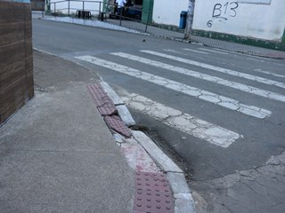 Gari cai em cal&ccedil;ada quebrada e fratura costela no centro de Domingos Martins 3