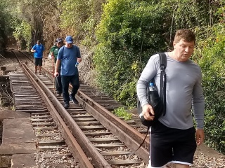 Linha férrea e túneis fazem parte do trajeto de caminhantes de Marechal Floriano