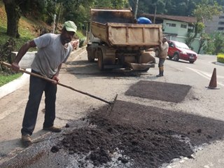 Obras na BR 262 e instala&ccedil;&atilde;o de letreiro em Marechal Floriano