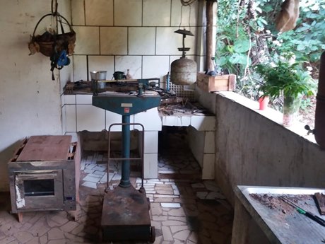 Polícia descobre plantação e laboratório de drogas em Domingos Martins