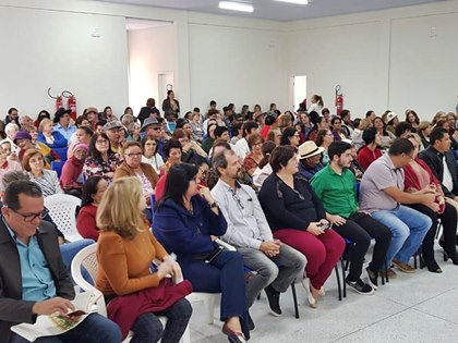 Prefeitura de Marechal Floriano entrega três novos veículos e o Centro de Convivência para Idoso