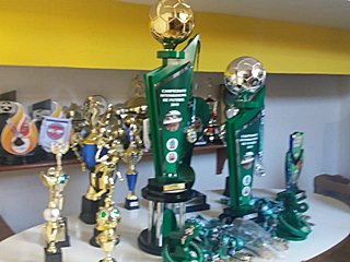 Troféus e medalhas aguardam resultados finais de campeonato em Marechal Floriano