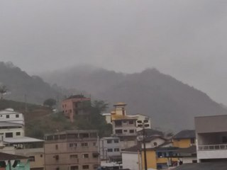 Ap&oacute;s dias de sol forte frente fria e chuva chegam &agrave;s montanhas do Estado