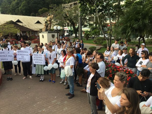 Caminhada lembra dois anos do acidente do grupo folclórico de Domingos Martins2