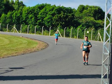 Corredores de Marechal Floriano entre 14 mil inscritos na prova Dez Milhas Garoto