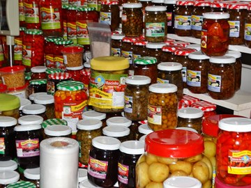 Produtos da roça e orgânicos a partir de R 5 na Praça do Papa