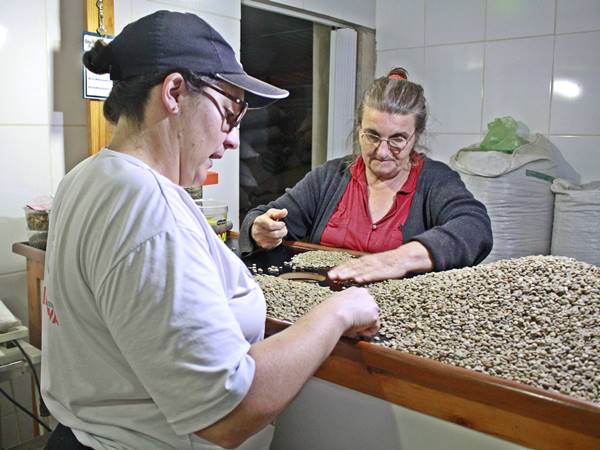 Seag visita produtores de cafes especiais na regiao do Caxixe 04