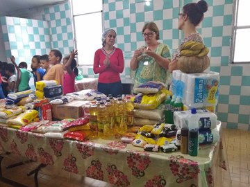 Alunos e professores de Marechal Floriano entregam doa&ccedil;&otilde;es &agrave; hospital de Domingos Martins1