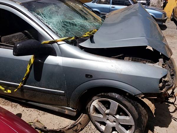 Carro de passeio desgovernado colide com uma pedreira na BR262 em Marechal Floriano 03