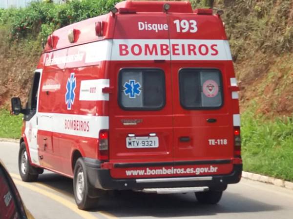 Homem cai na rua e compromete o transito em bairro de Marechal Floriano 02