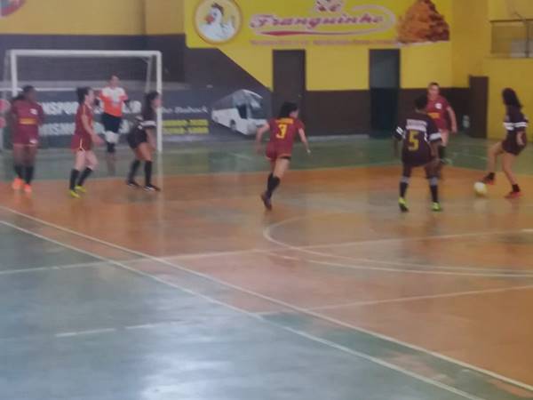 Jogos de futebol de salao do Desafio de Futsal comecam atrasados neste domingo 20 02