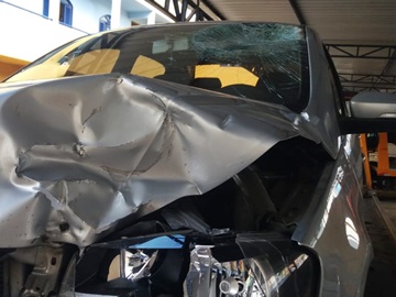 Lavrador é ferido gravemente em colisão de moto com carro na BR 262 em Victor Hugo 2