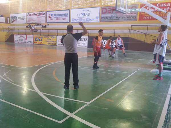 Ultima rodada da fase classificatoria da competicao de basquetebol em Marechal Floriano 02
