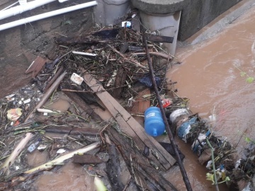Arquibancada de campo de futebol em Marechal Floriano é danificada pela chuva 3