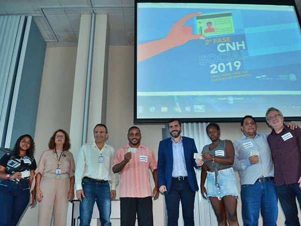 Beneficiarios do CNH Social poderao fazer cursos de motoristas profissionais no Estado