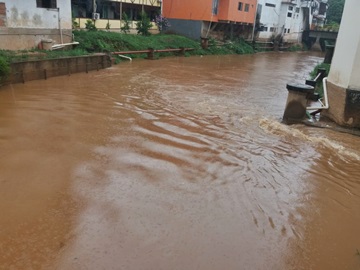 Chuvas fortes aumentam o nível do Braço Sul do Rio Jucu
