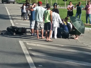Colisão de moto com caminhão termina com a morte de um homem em Victor Hugo Marechal Floriano