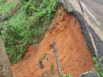 Lama&ccedil;ais invadem linha f&eacute;rrea em Marechal Floriano 2