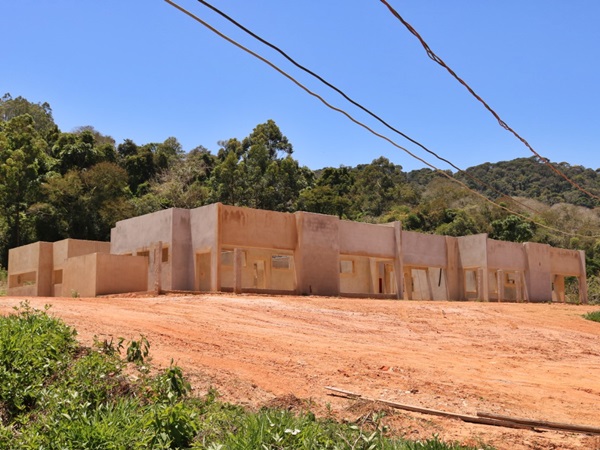 Moradores de S&atilde;o Bento sofrem com falta de saneamento b&aacute;sico e com creche superlotada 3