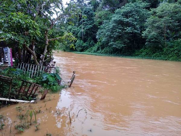 Chuvas fortes e ameaca de enchente em Marechal Floriano 03