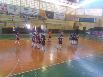 Equipe de futsal feminina de Venda Nova do Imigrante é campeã de torneio em Marechal Floriano