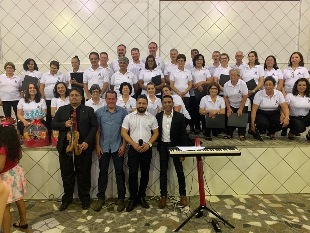 Multid&atilde;o invade igreja e Centro Comunit&aacute;rio e participa da Cantata de Natal de Marechal Floriano 3