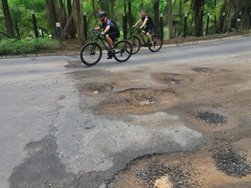 Perigo na via que liga a Estrada Velha de Domingos Martins à BR 262