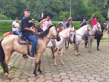 Cavaleiros trazem alegria para popula&ccedil;&atilde;o de Marechal Floriano ap&oacute;s Natal e Ano Novo 2