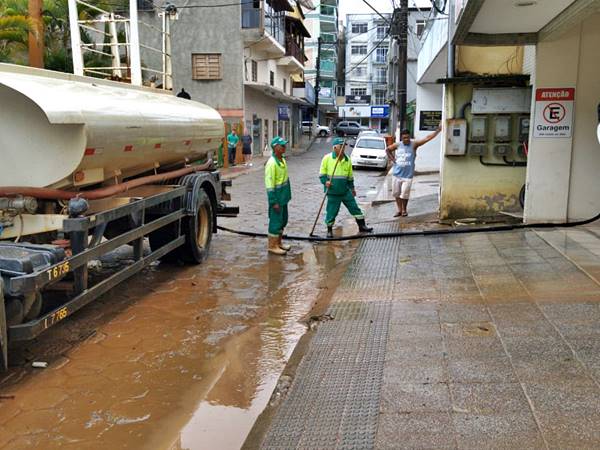 Chuva e reduzida e baixa o nivel do Braco Sul do Rio Jucu 03