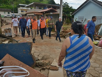 Governador acompanha trabalho de reconstrução das cidades afetadas pelas chuvas