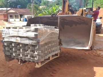 Rua no Bairro Santa Rita em Marechal Floriano recebe calçamento